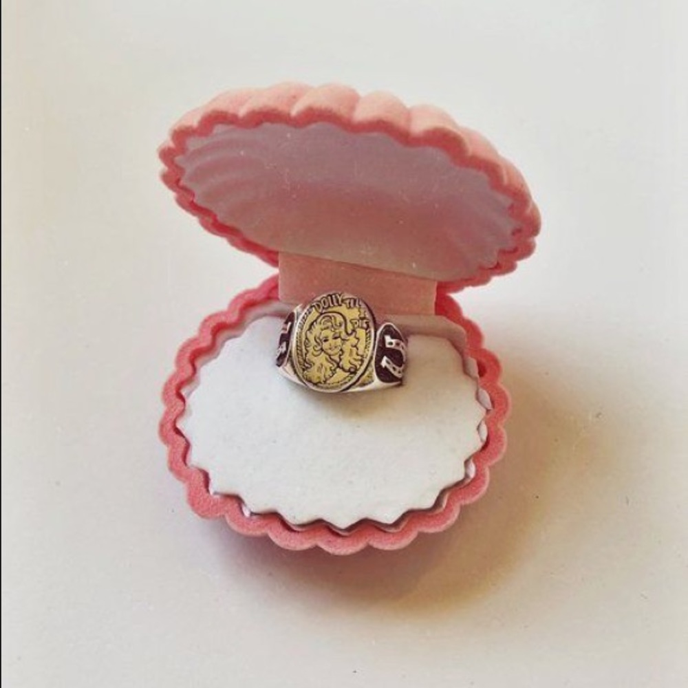 ISO ginger Kelly Dolly Parton tell I die ring